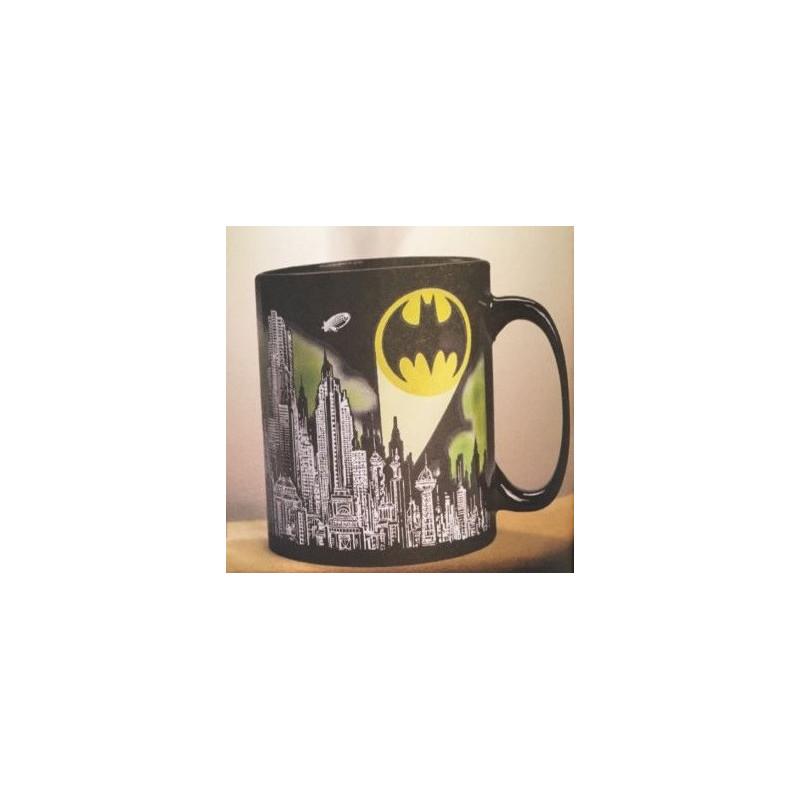 Batman - Color Change Gotham Bat-Signal Mug