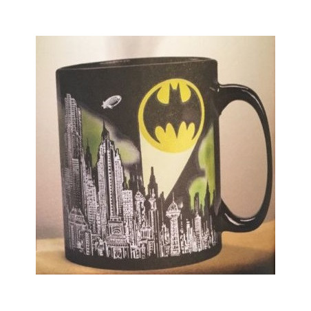 Batman - Color Change Gotham Bat-Signal Mug